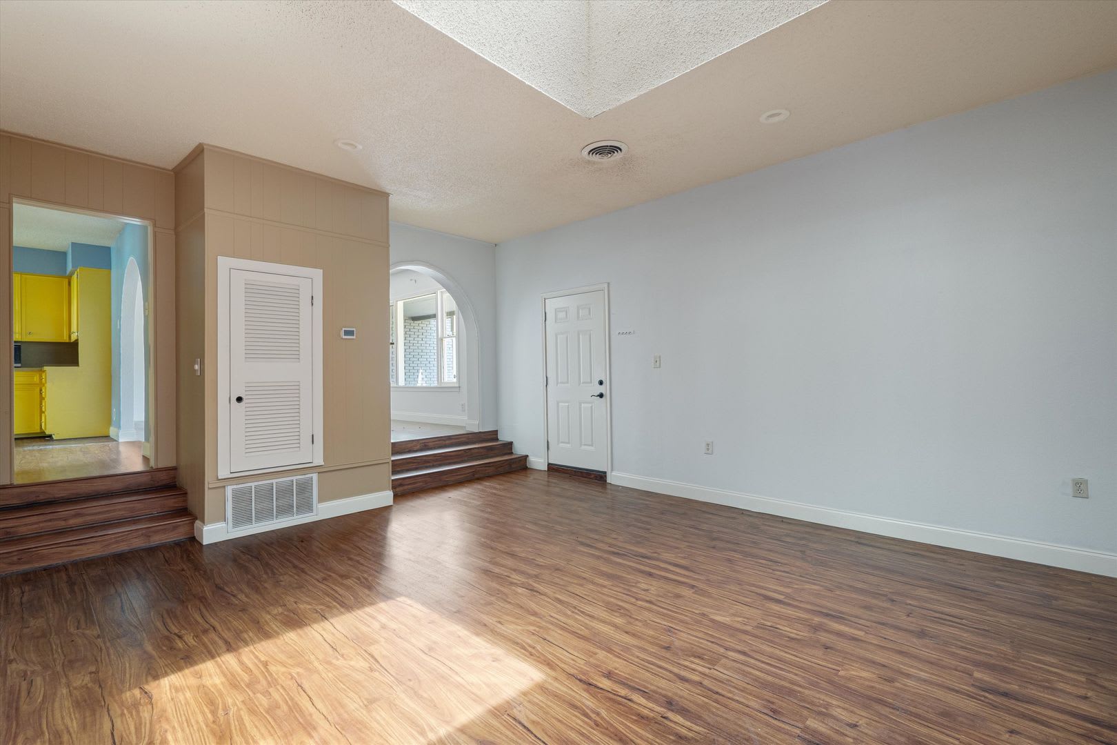 Incredible 3-Bedroom Home on Massive Lot in South Austin – photo 3