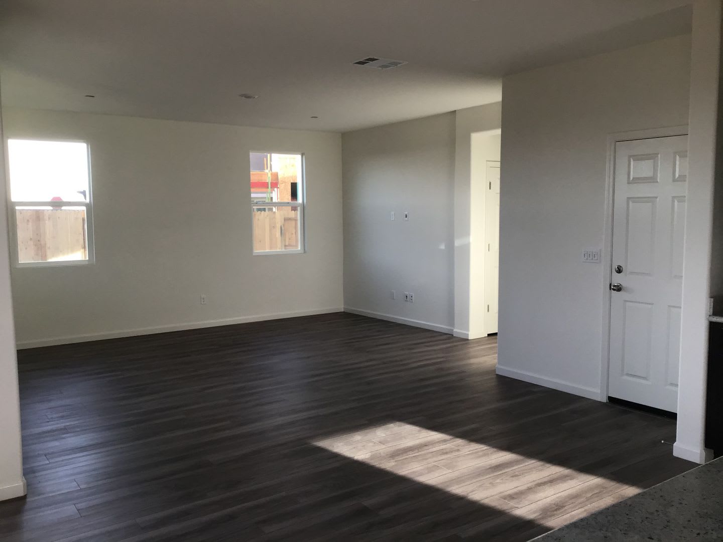 Nearly new Roseville home in Woodcreek Oaks area – photo 4