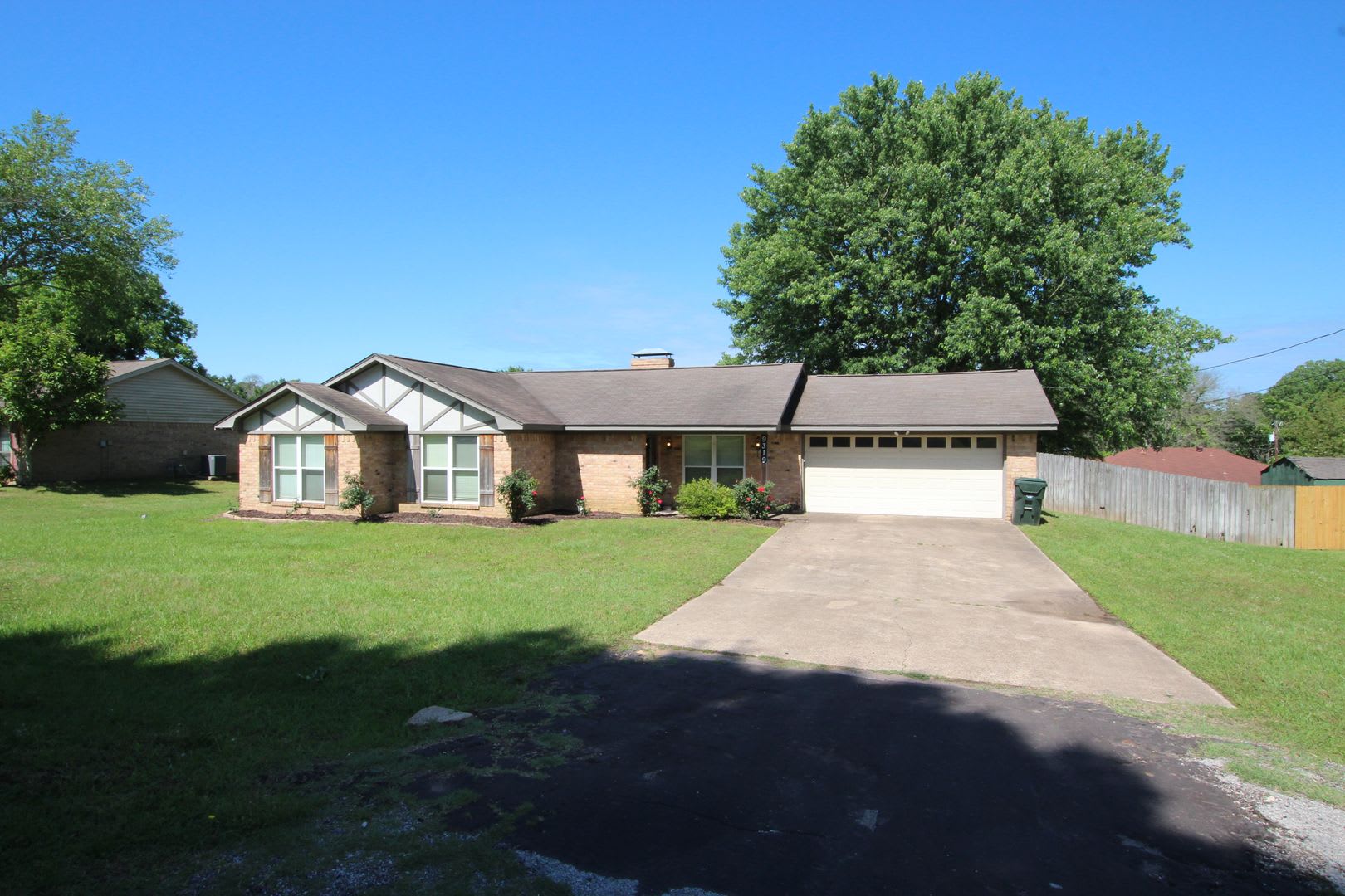Tour Today! 3 Bedroom 2 Bath Home In Tyler ISD! – photo 2