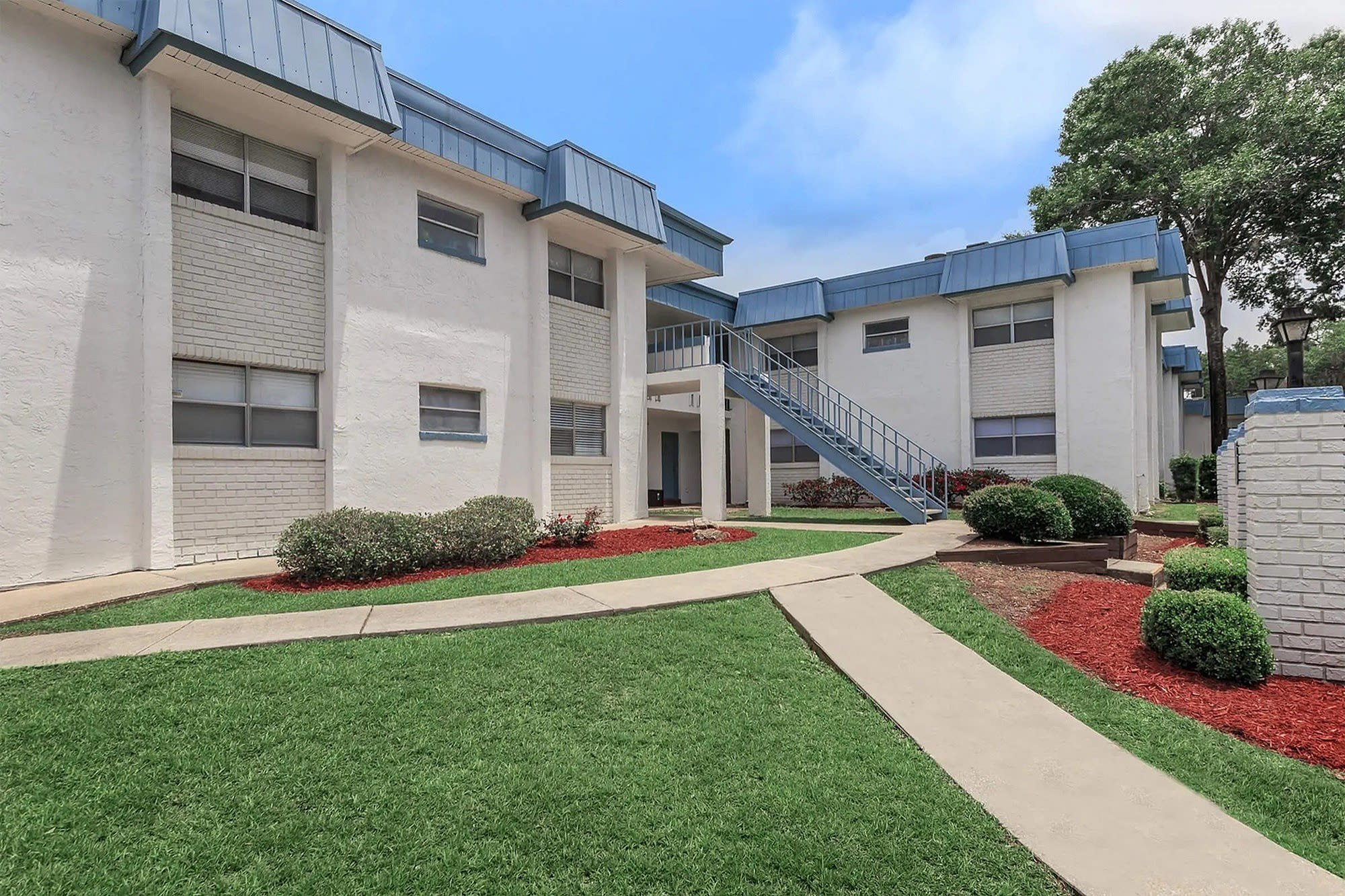 Rolling Hills Apartments – photo 4