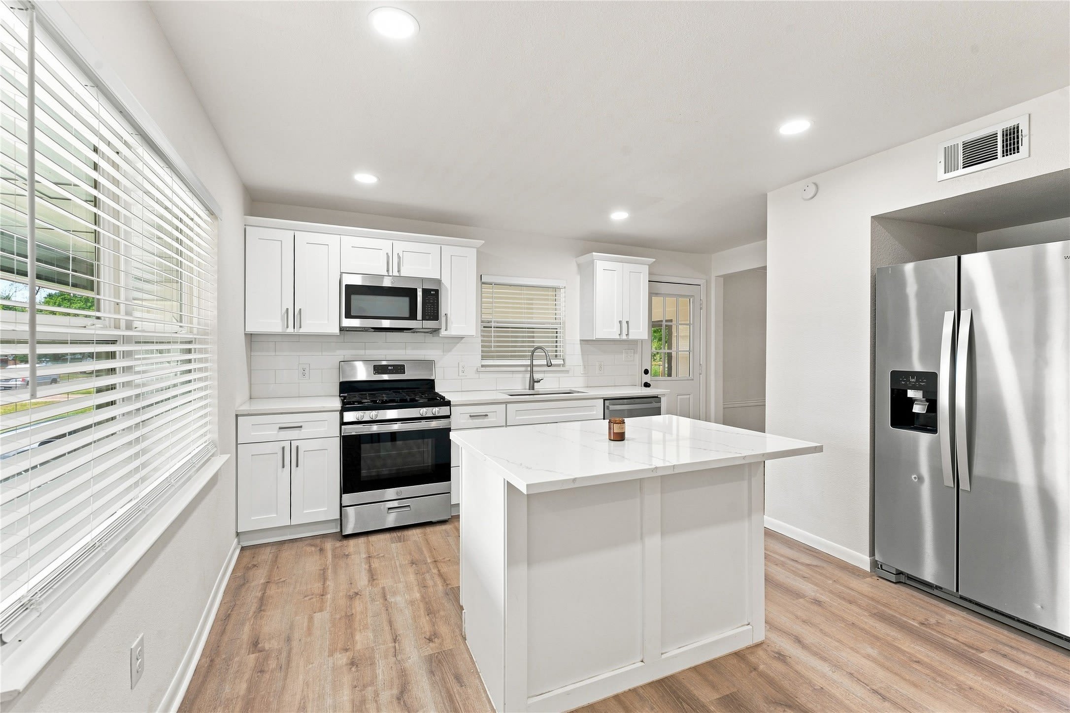 1411 W Shields Drive – photo 4