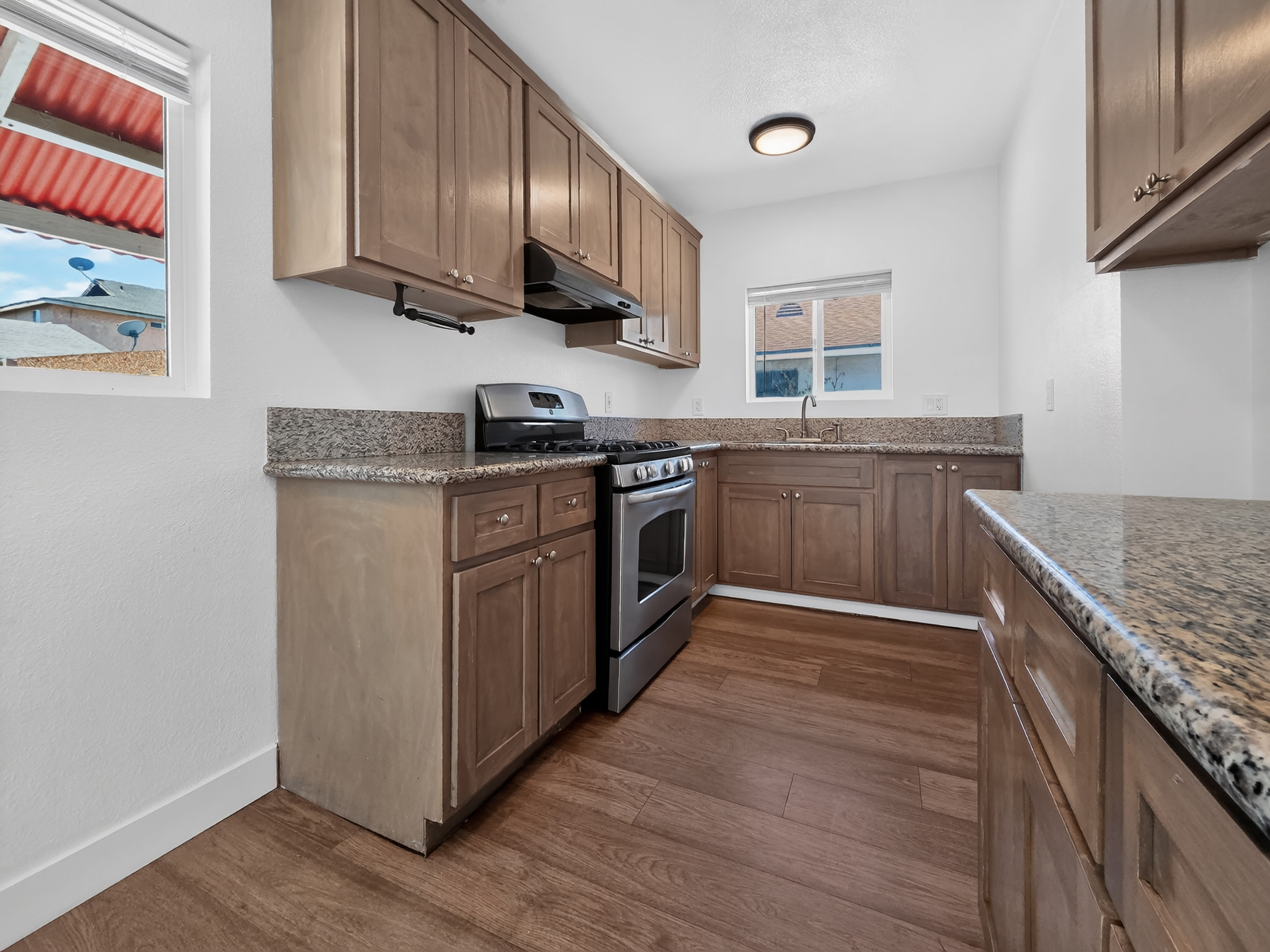 9524 Mayne St – photo 5
