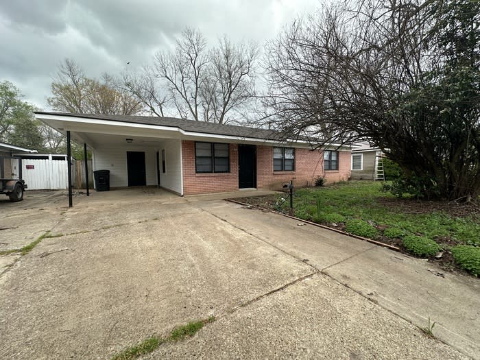 4223 Elaine Street – photo 1