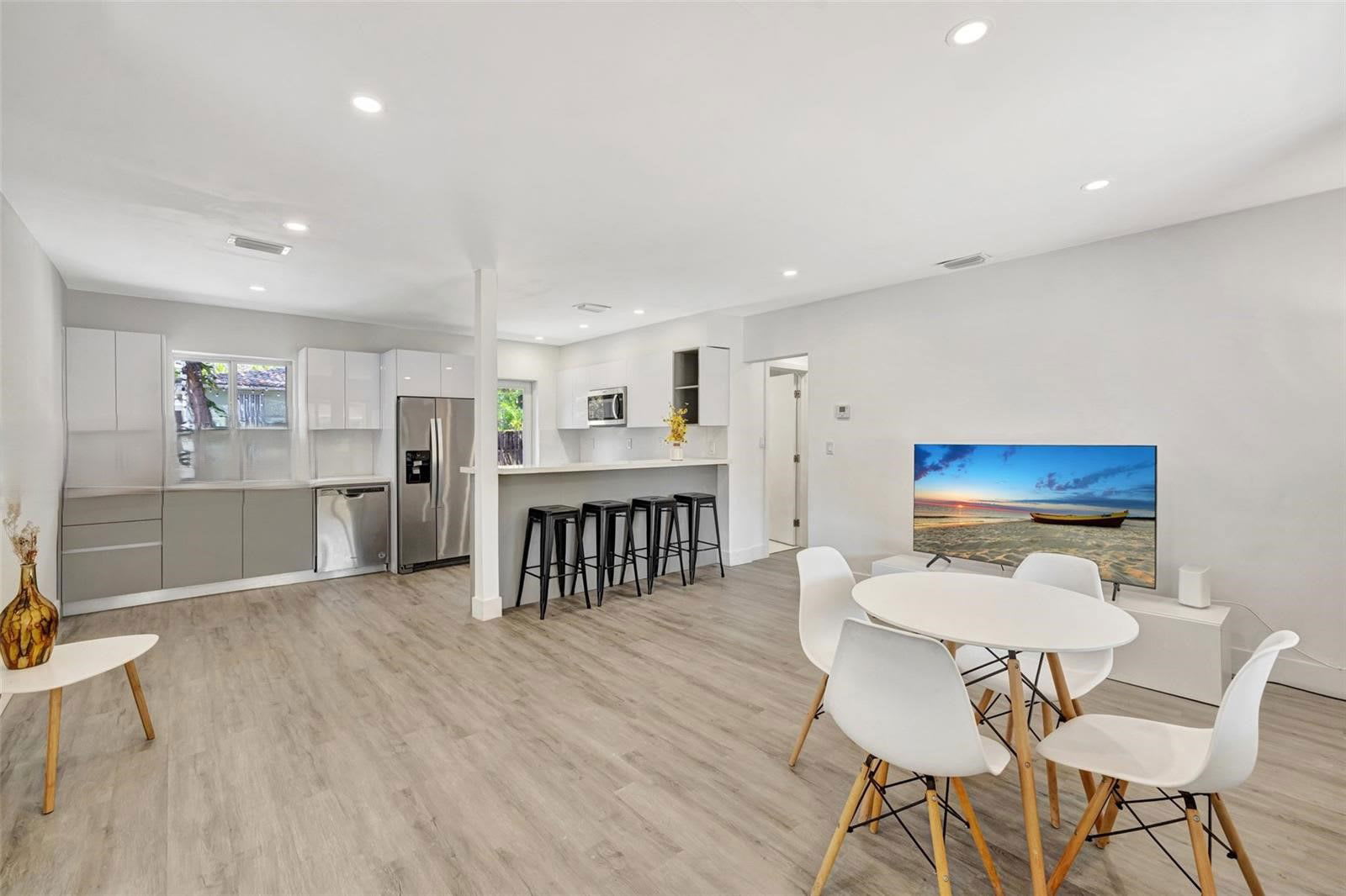 843 Southwest 20th Street – photo 4