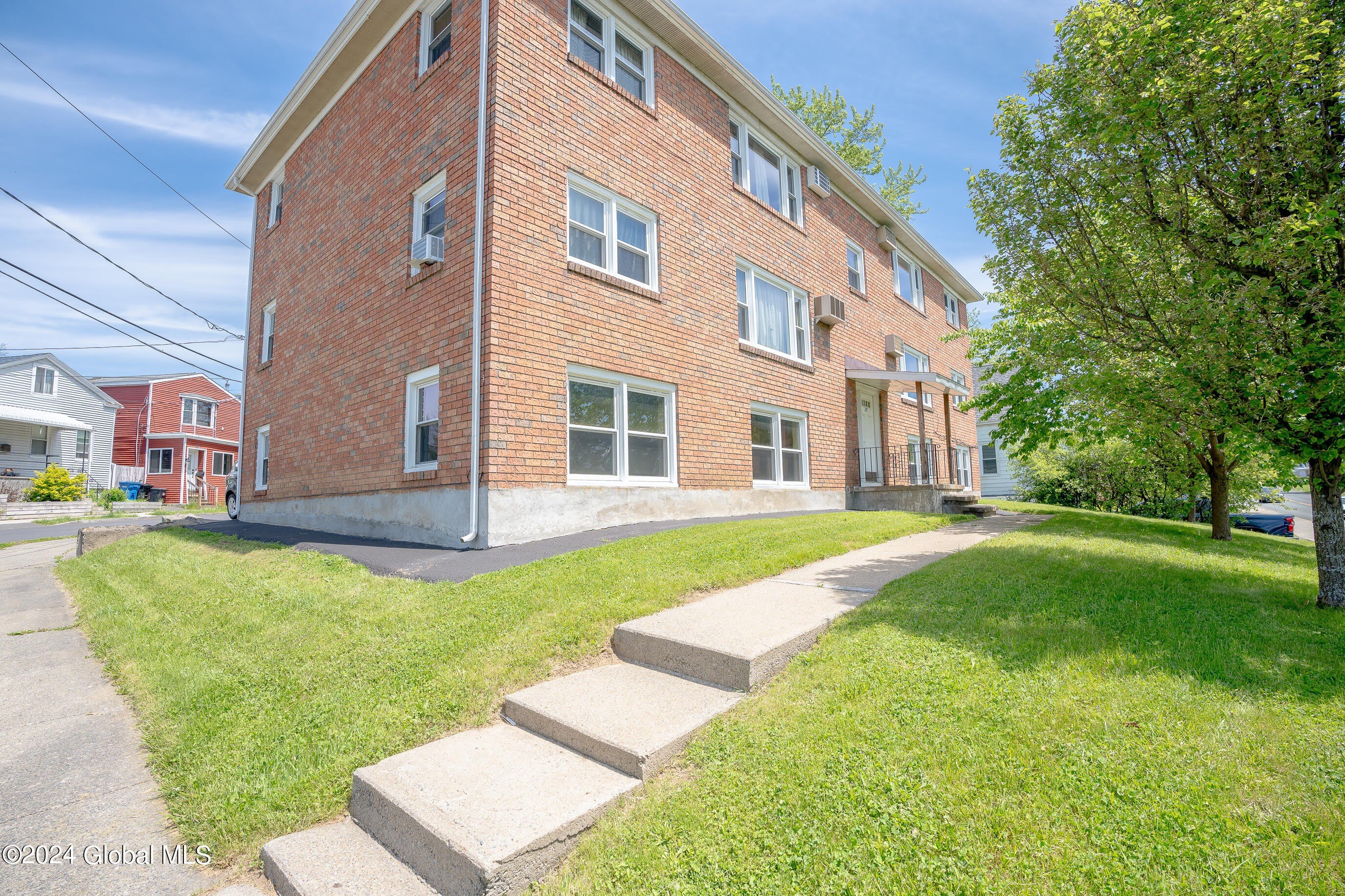 35 McAlpin Street – photo 1