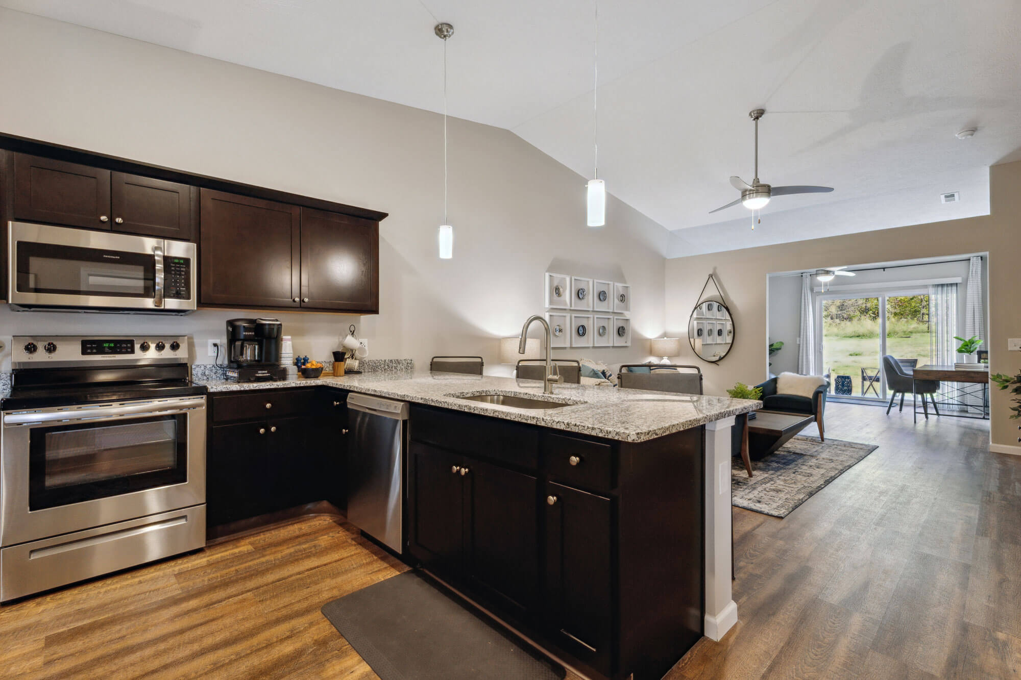 2136 East Forest Drive – photo 3