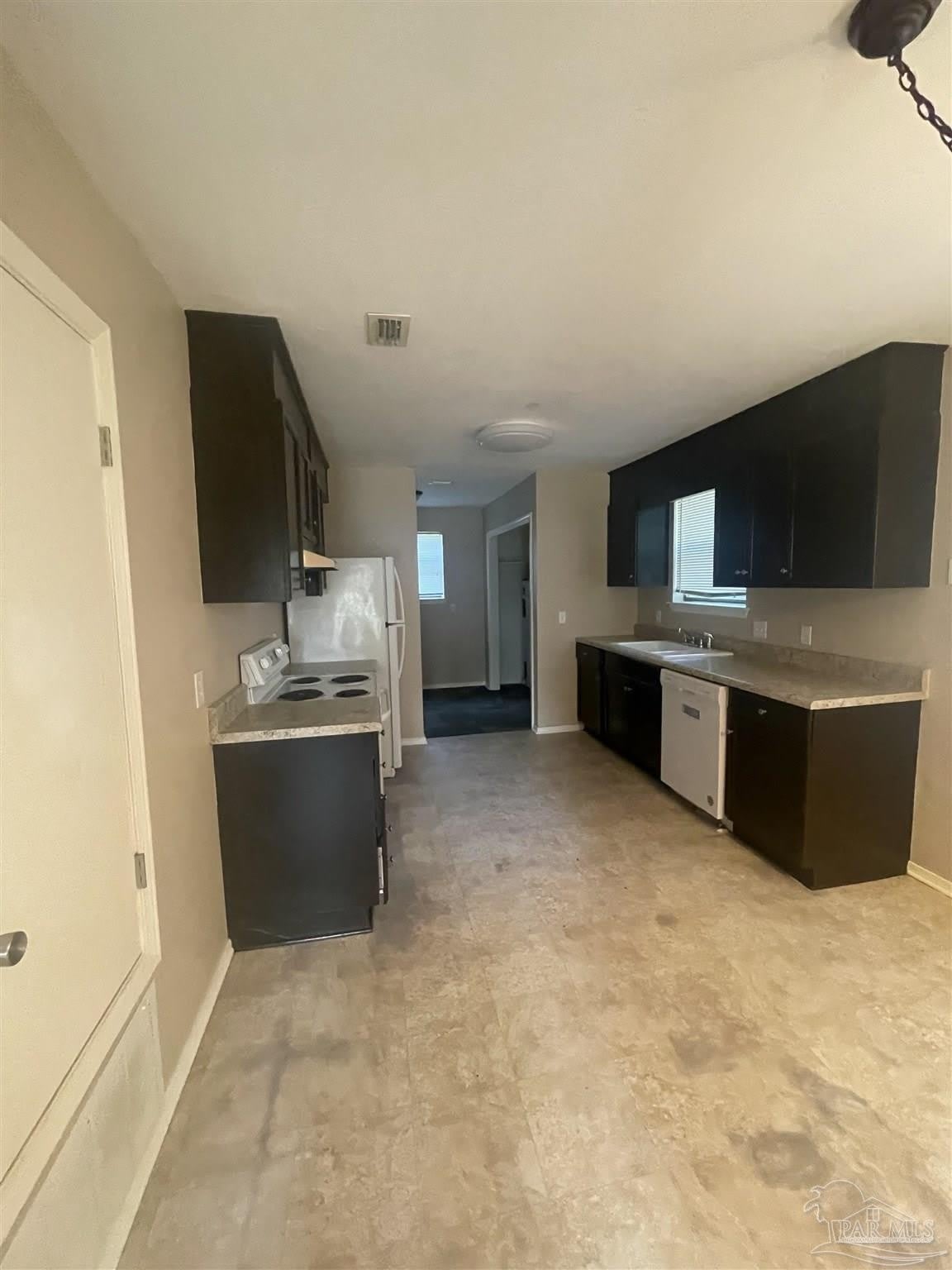 10047 Hillview Rd – photo 3