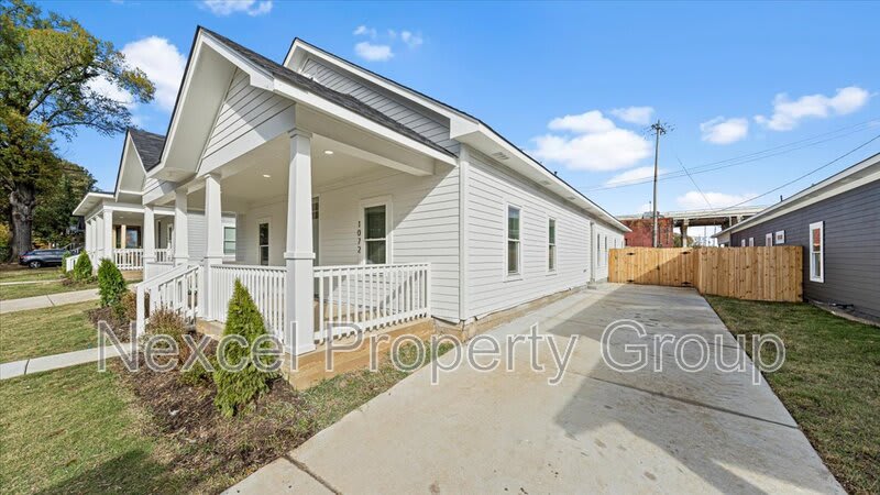 1072 Bruce Street – photo 3