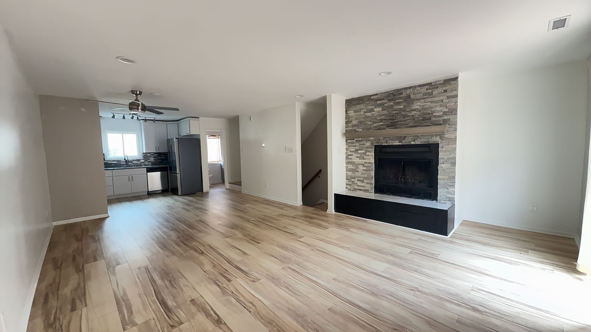 Spacious 2-Bedroom Condo! – photo 5