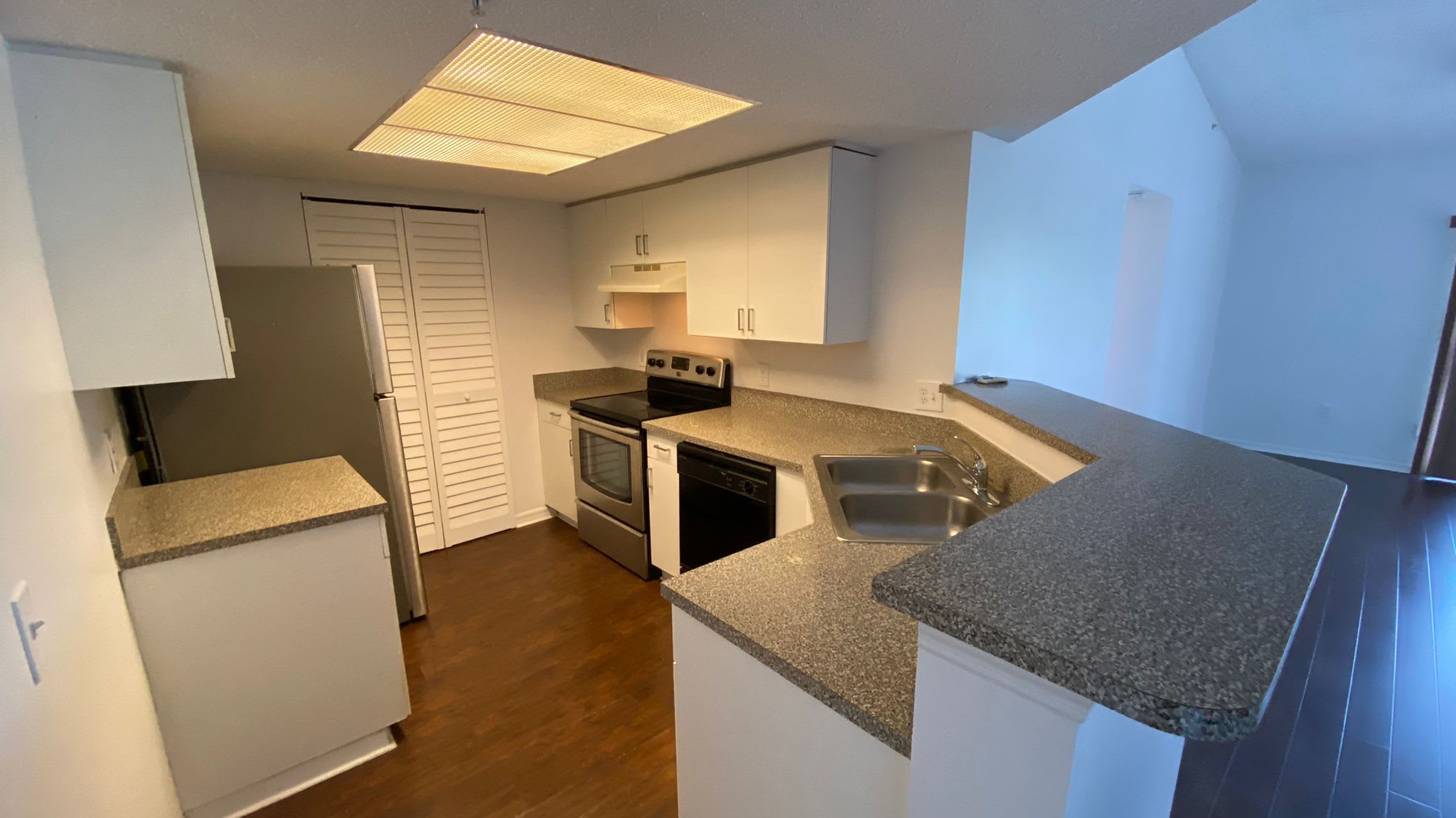 5025 Wiles Rd #303 – photo 1