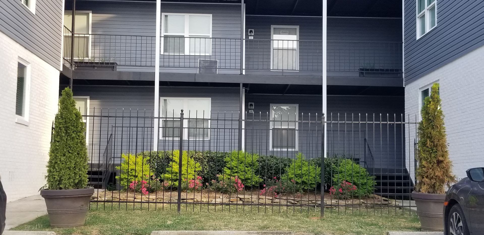 Avondale III Apartments – photo 1