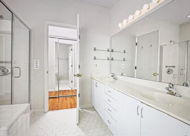 107 Bay Colony Court – photo 2