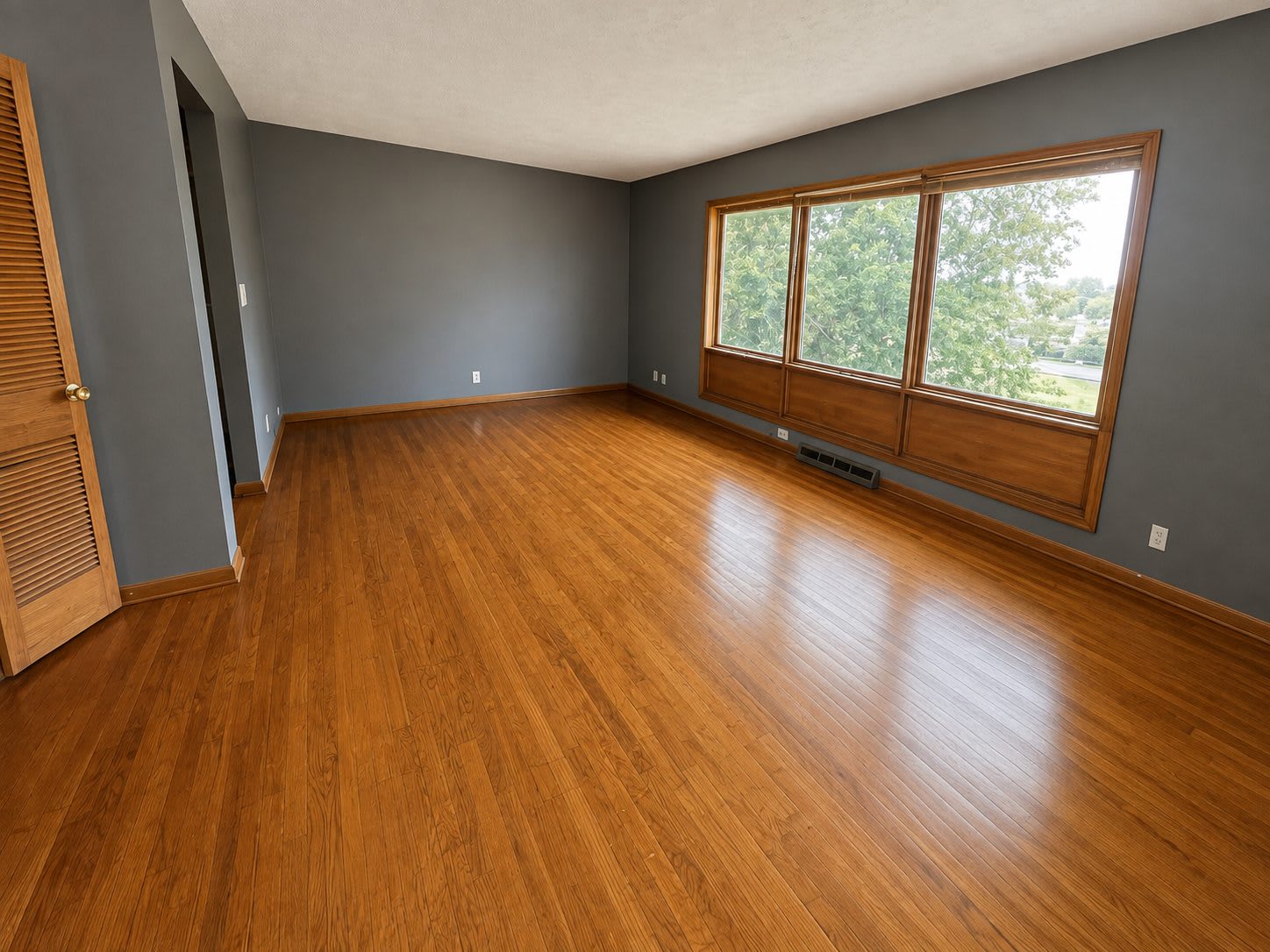 4902 Ruggles Street – photo 2