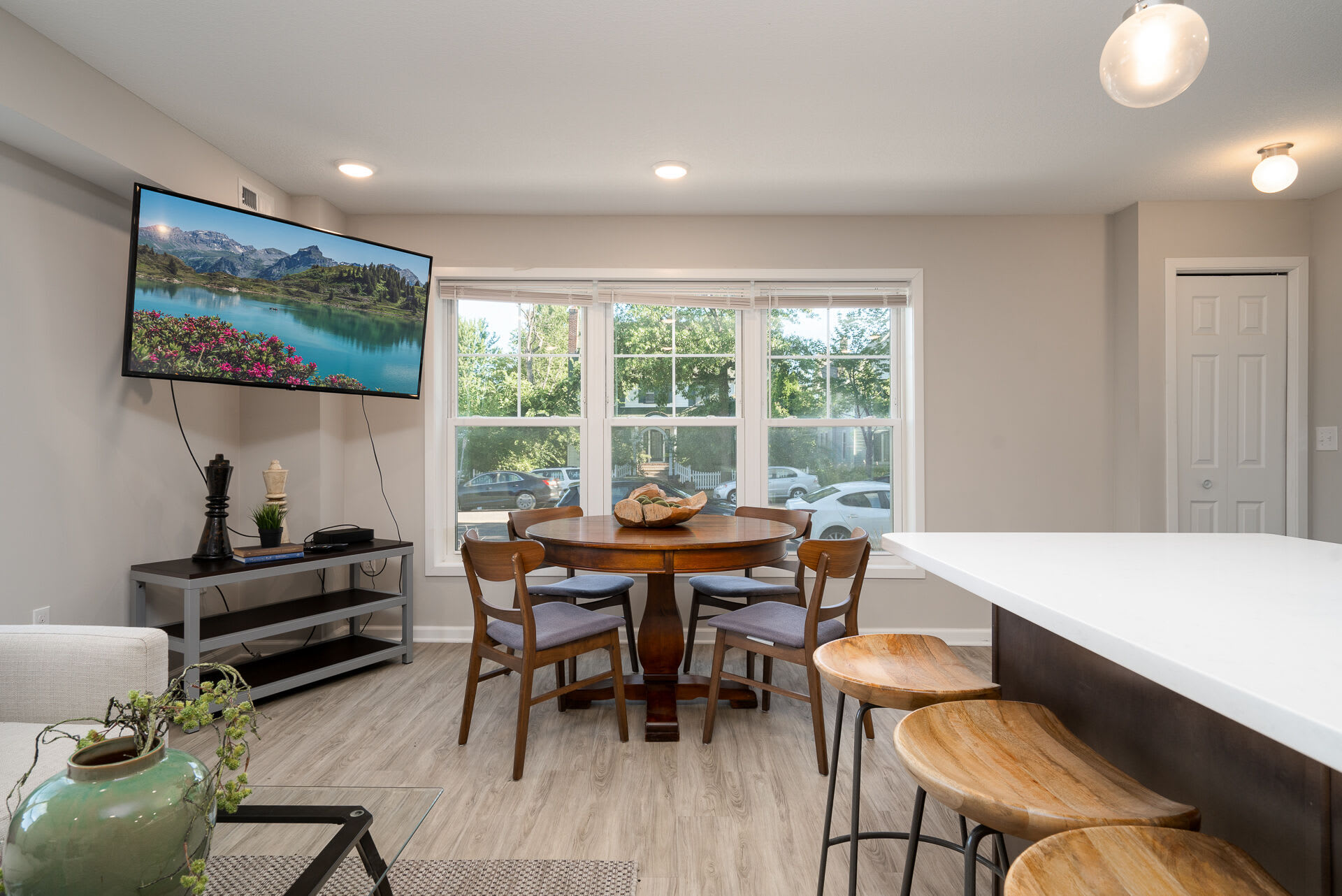 2044 Grand – photo 3