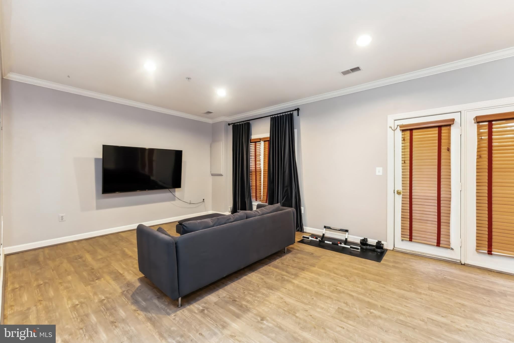 7489 CARRIAGE HILLS Drive – photo 4