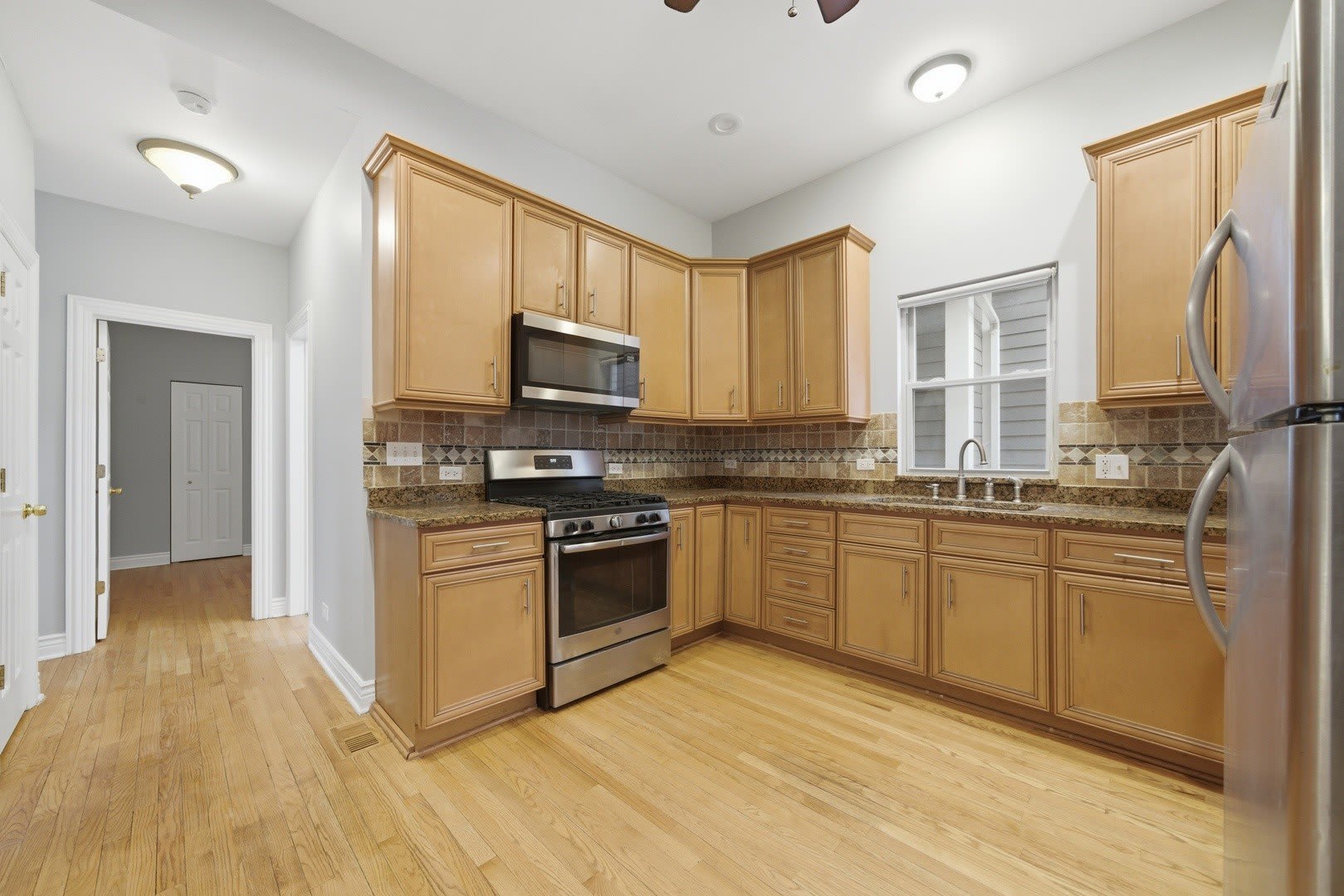 4545 N Lawndale Avenue – photo 3
