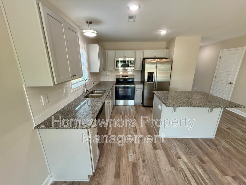 8103 King Rd – photo 4
