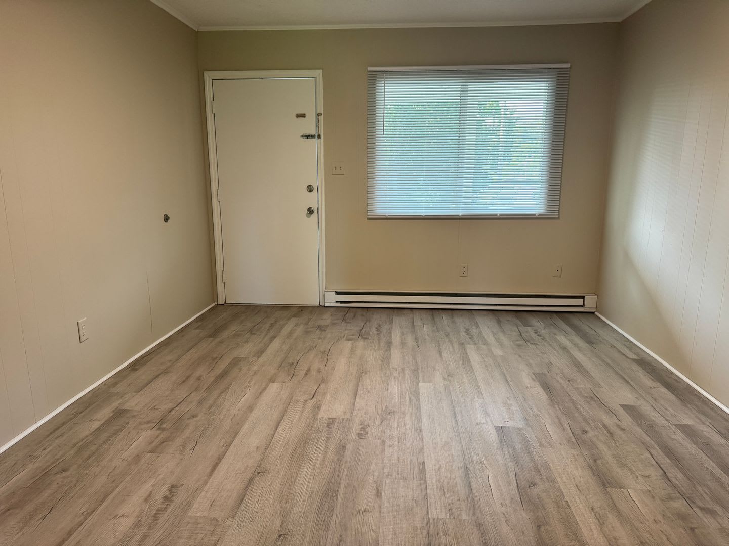 Cozy Duplex Unit Available NOW! – photo 2