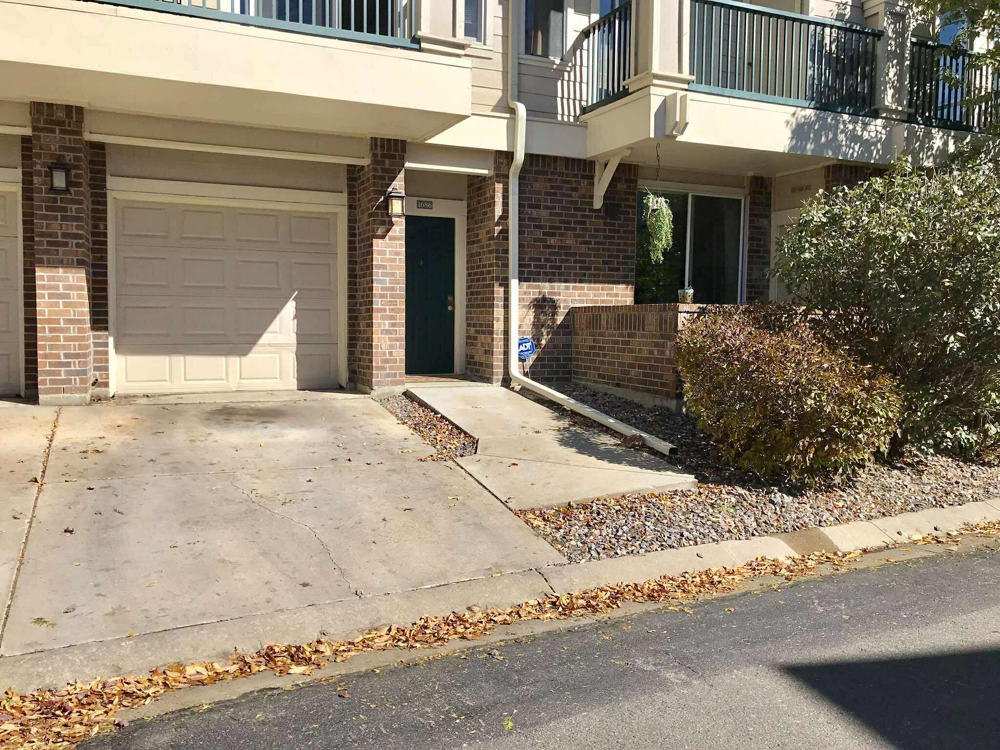 1686 Harris St – photo 3