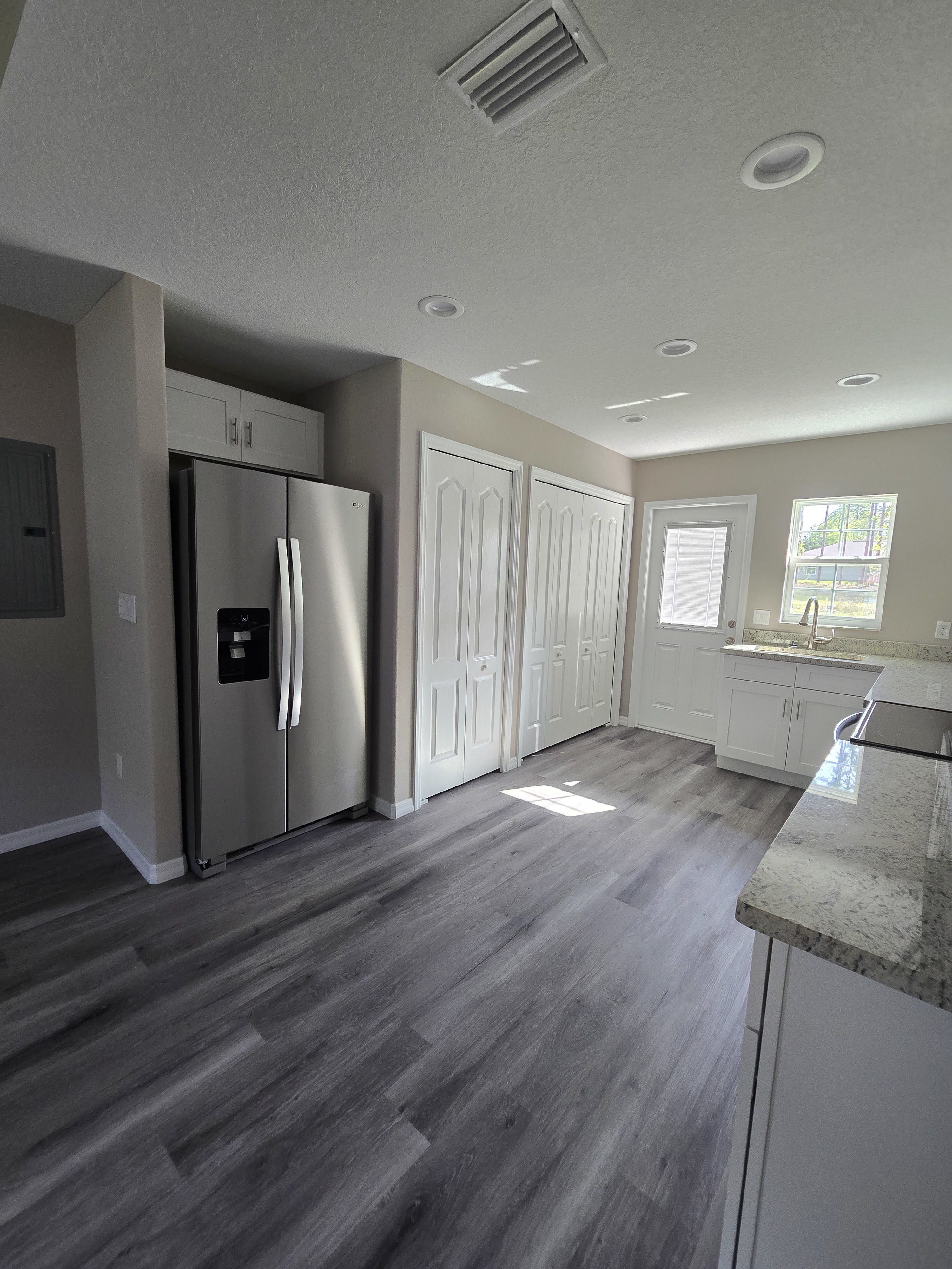 9398 North Travis Drive – photo 4