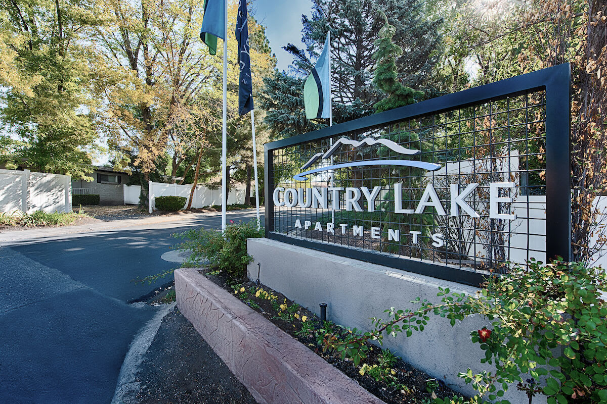 Country Lake Apartments – photo 2