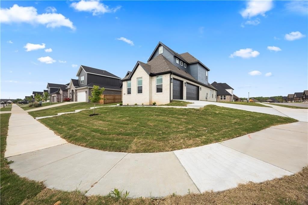 1241 Mammoth Street – photo 2