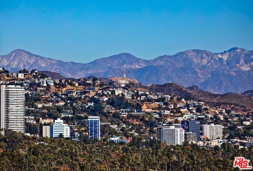 10350 Wilshire Blvd – photo 1