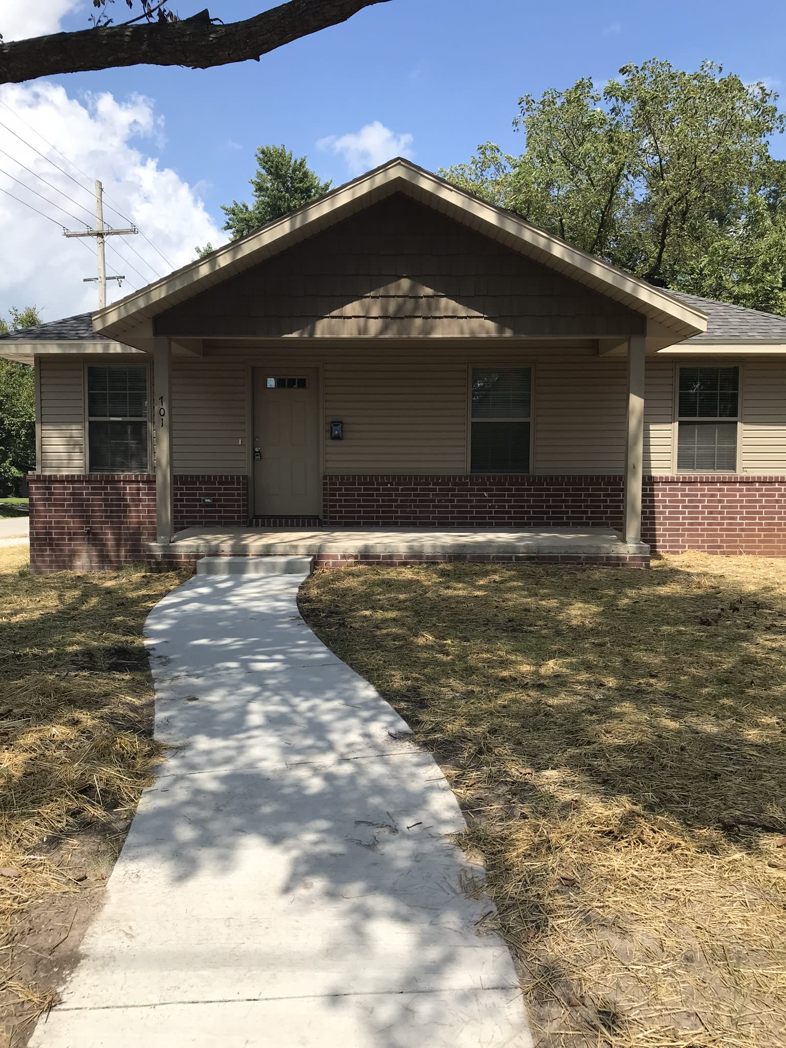 701 E. Dale – photo 1