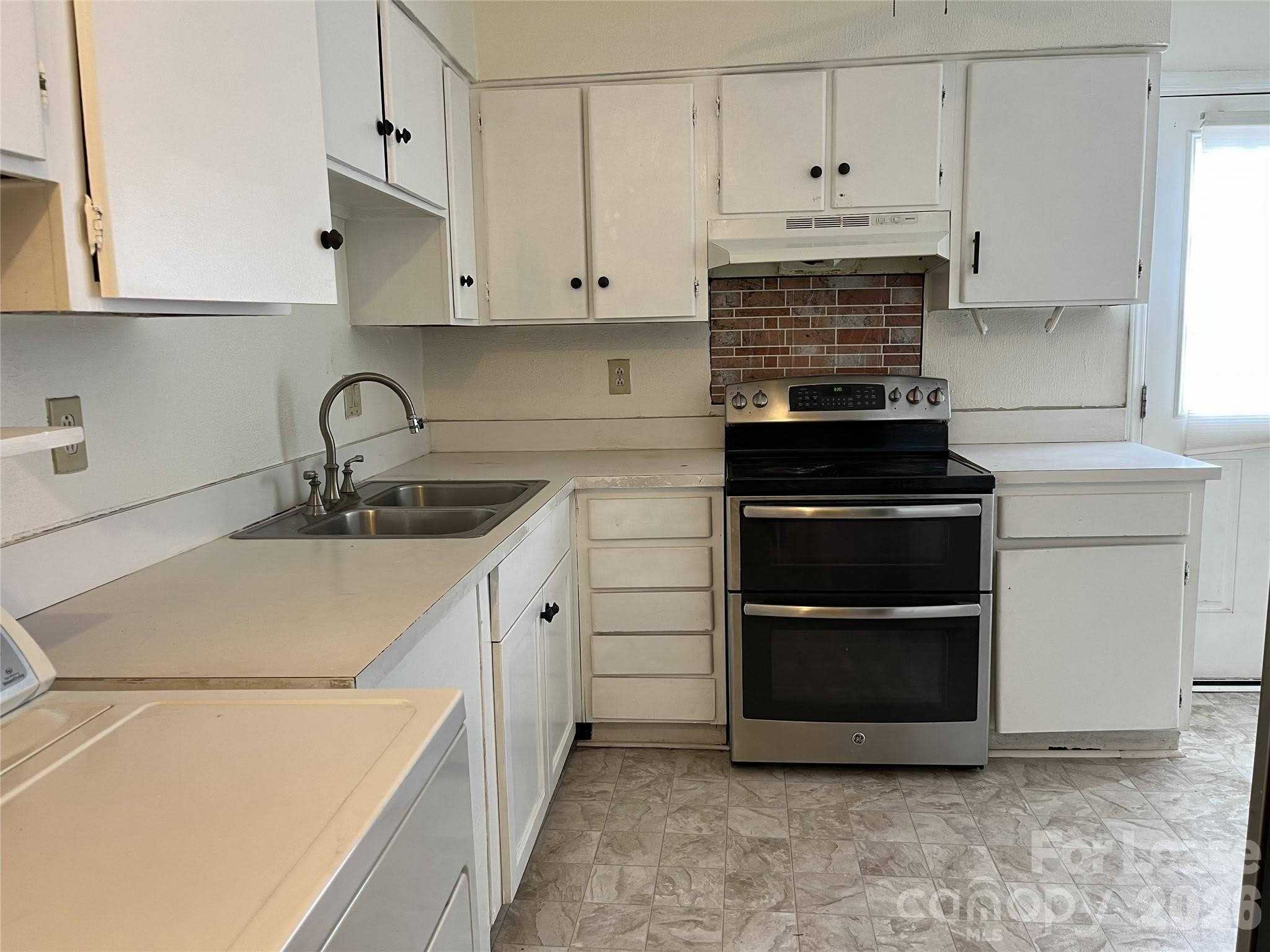1911 Smoke Ridge Court – photo 5