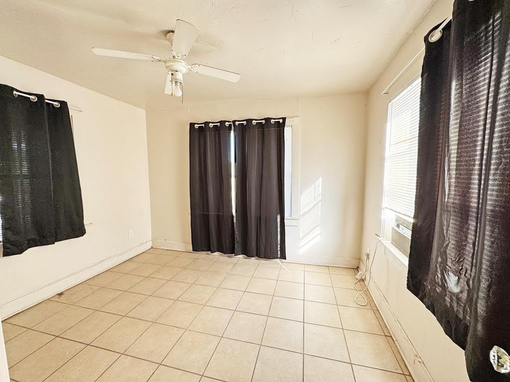 504 W Ave E – photo 4