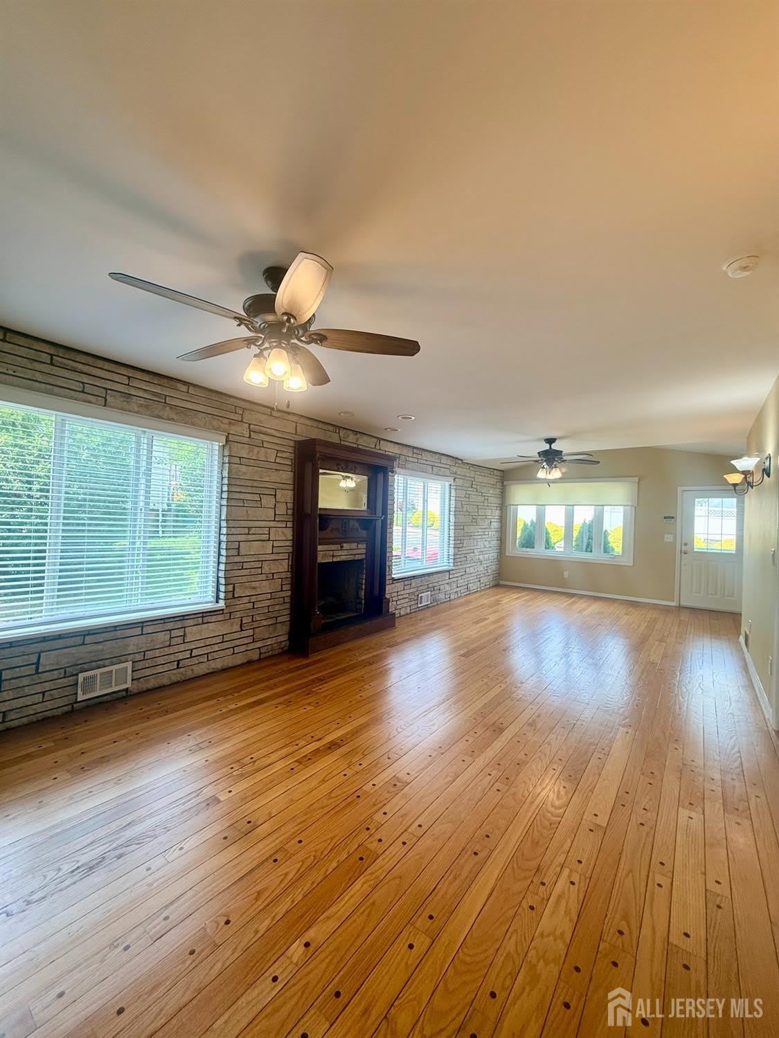 363 Portia Street – photo 3