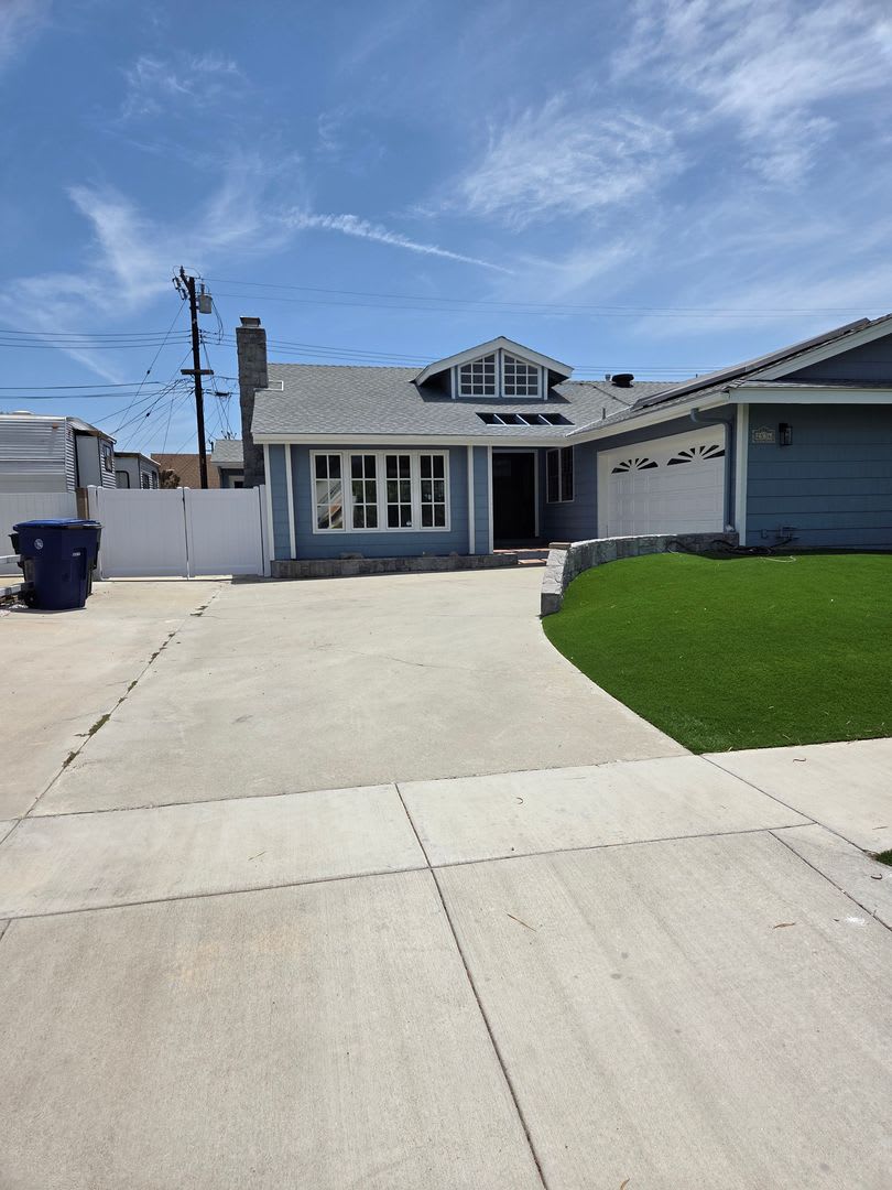 4 Bedroom 2 baths remodeled home – photo 1