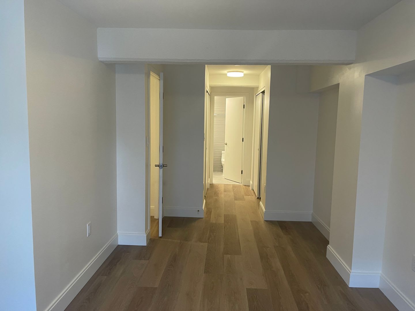 LUXURY 2 BED 2.5 BATH DUPLEX, All New, Laundry in Unit Garage Pool,. NO fee – photo 2