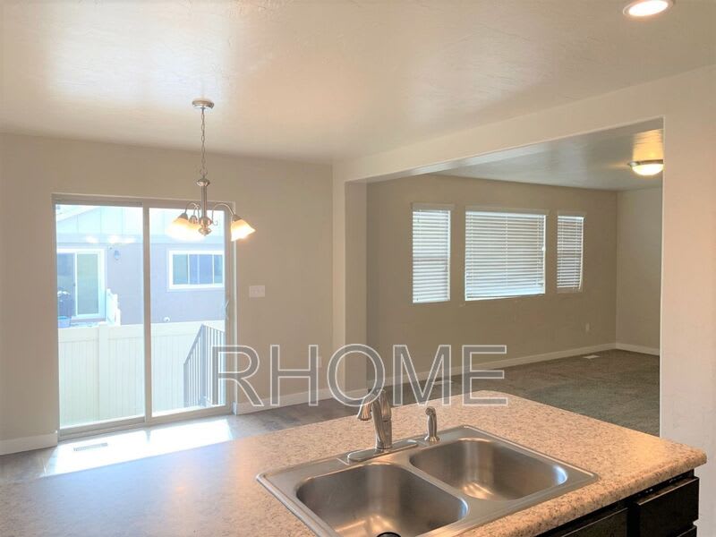 2581 W Cottonwood Dr – photo 4