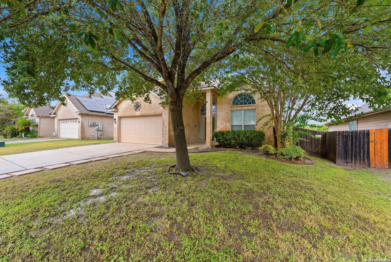 2429 ANGELINA DR – photo 2