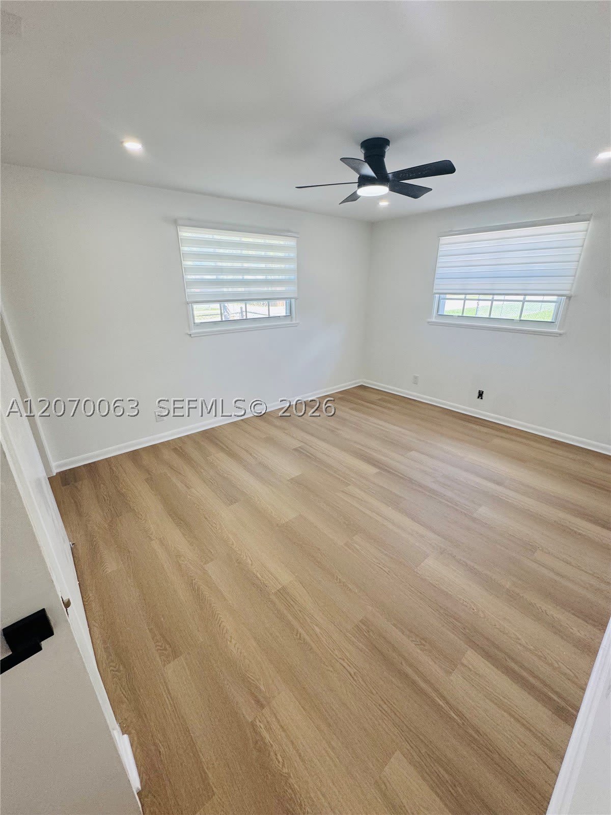 2502 Harding St – photo 4