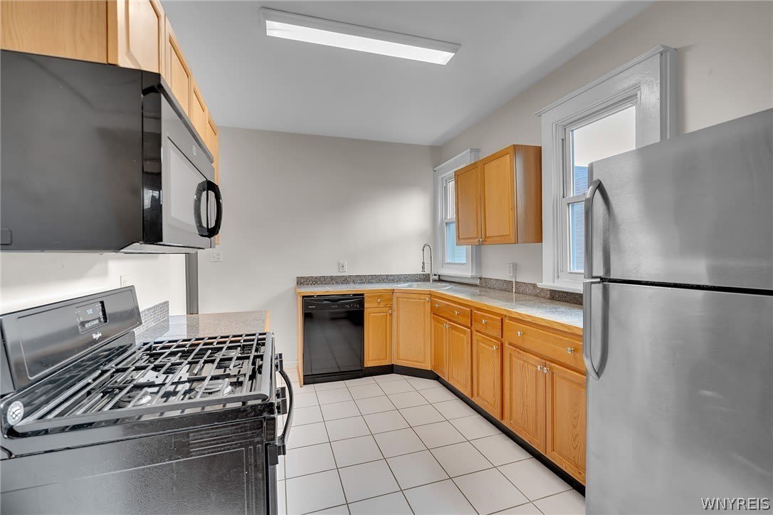 548 Potomac Avenue – photo 5