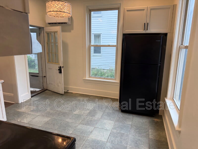 709 Main St – photo 5