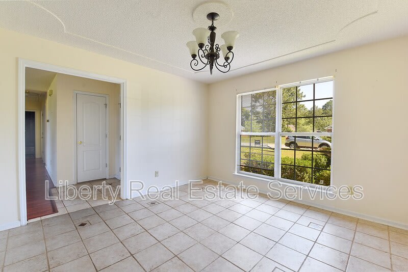 1948 Kingston Ln – photo 3