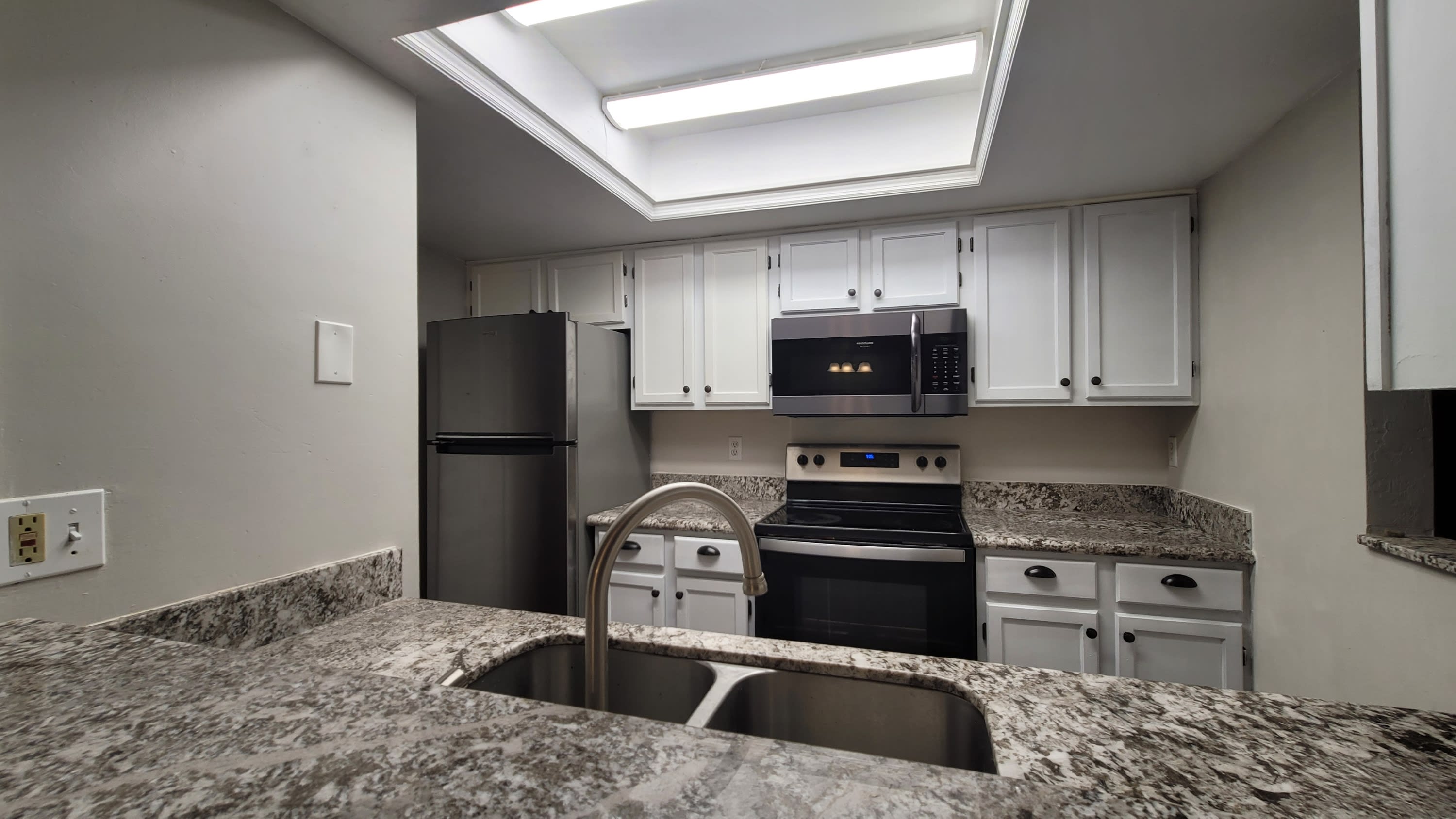 819 Southwest 57 Terrace – photo 5