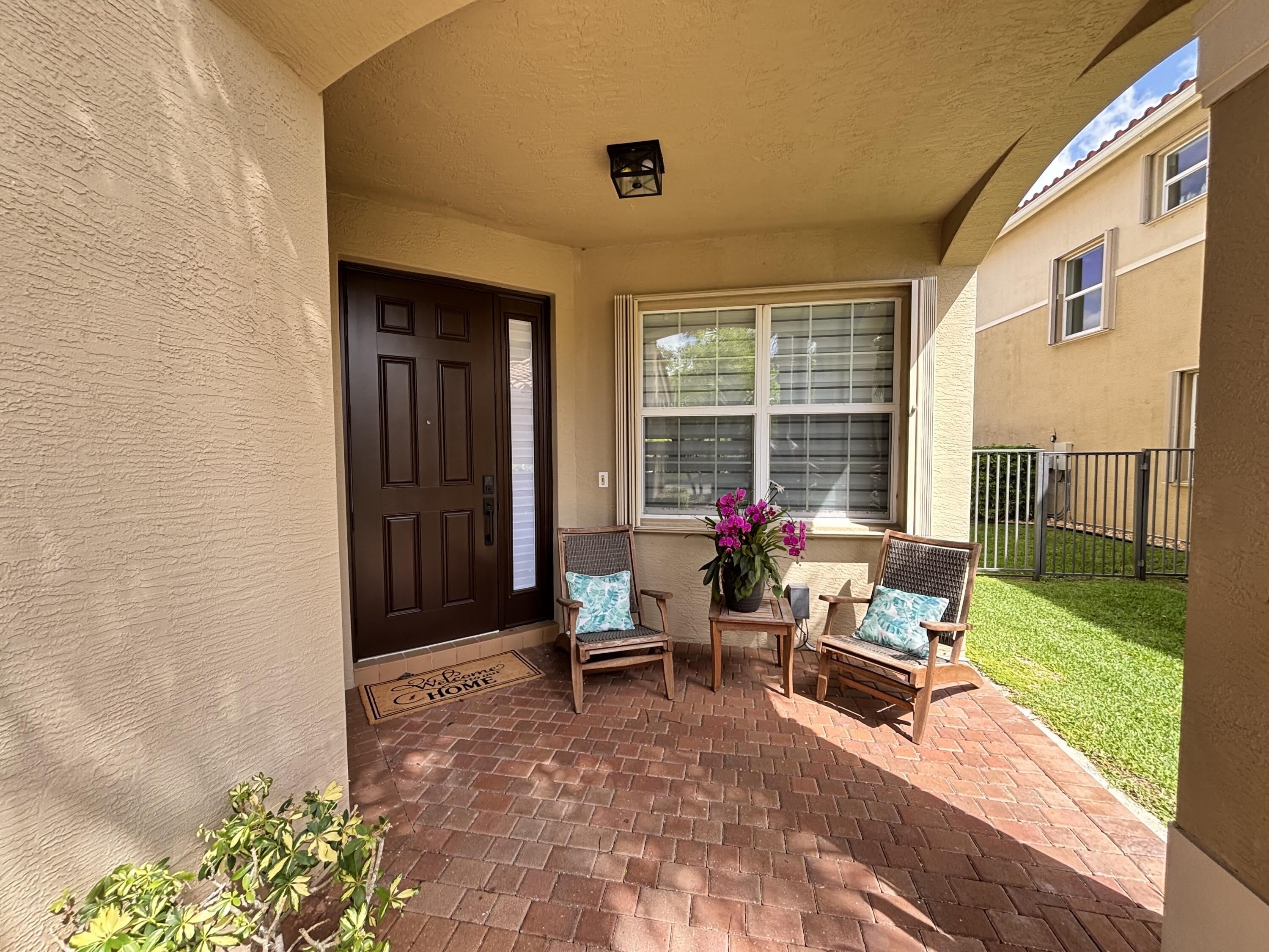 8219 Calabria Lakes Drive – photo 4