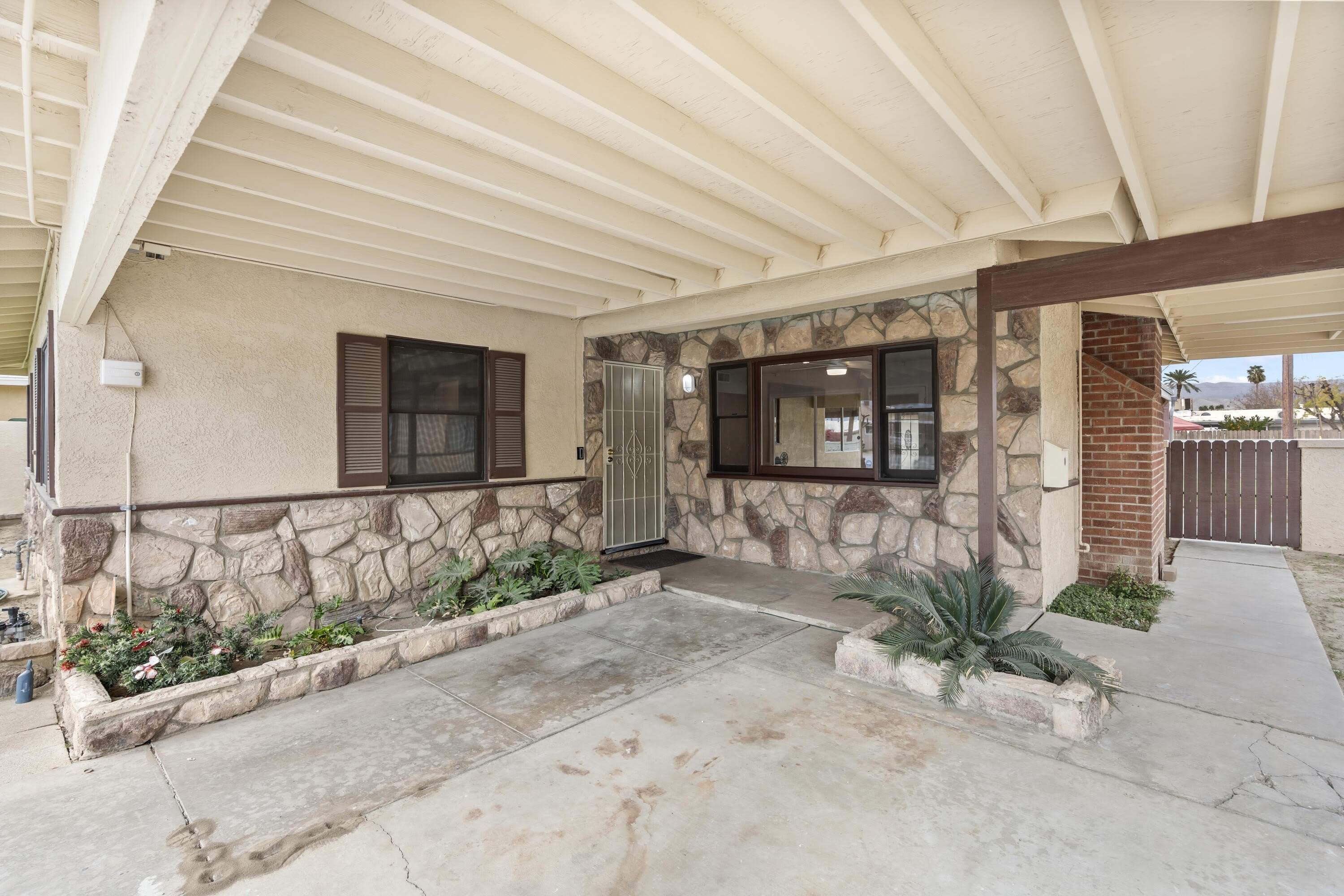 82172 Sierra Avenue – photo 3