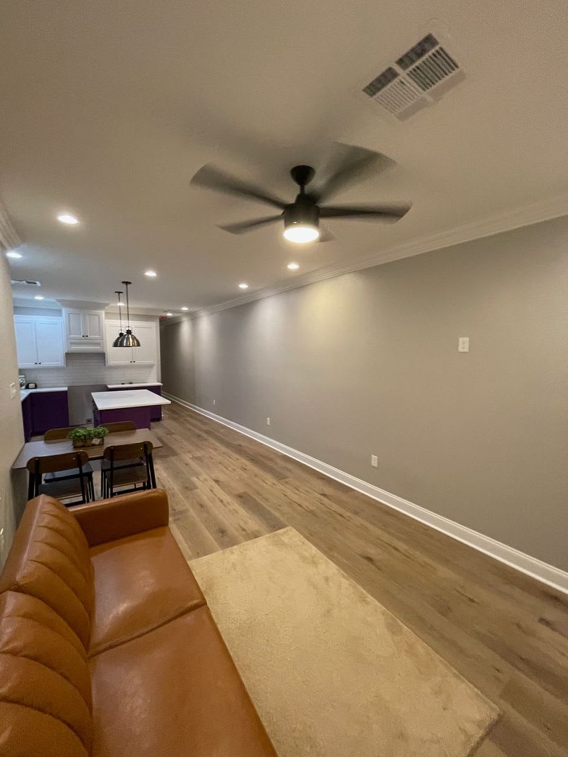 3 Bedrooms 1 Bath Mid City Streetcar Access – photo 2