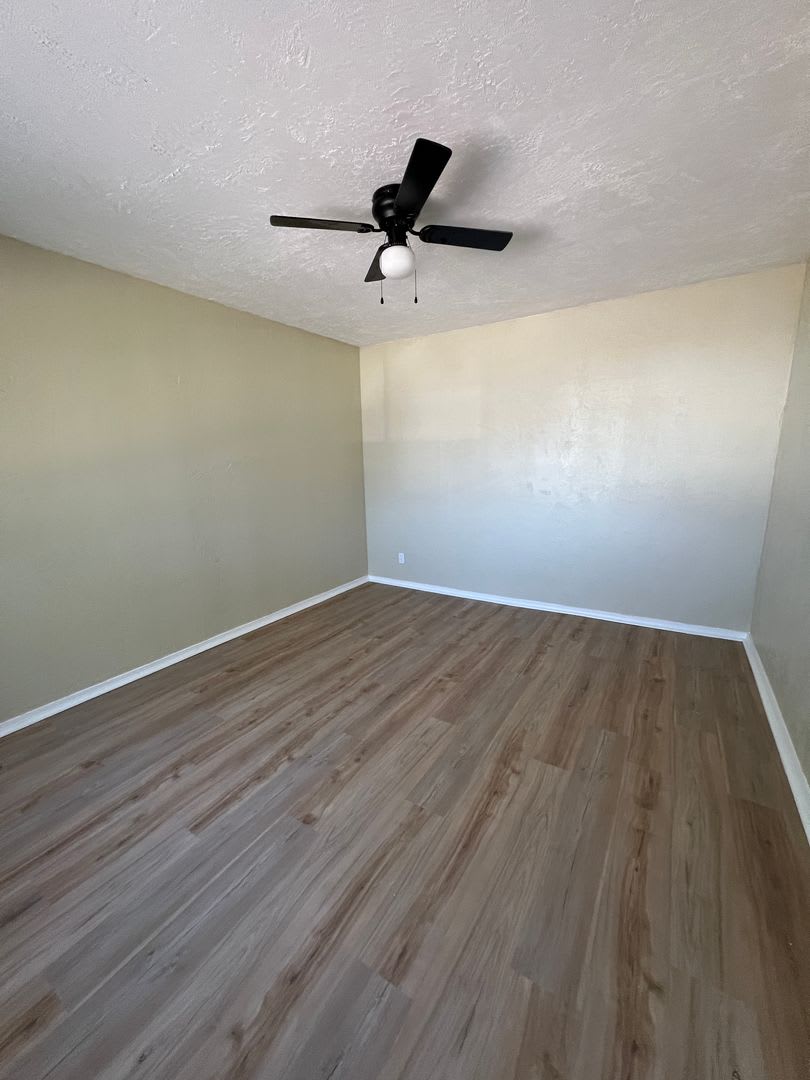 4 bed 1.5 Bath – photo 3