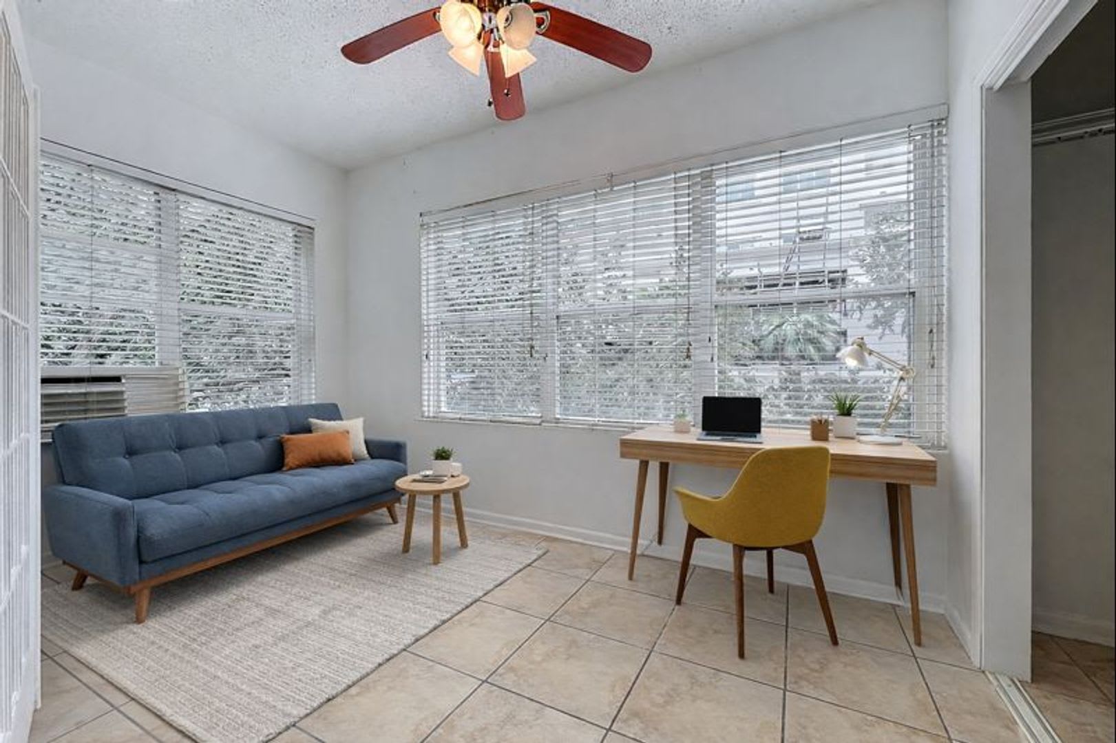 Renovated 2 Bedroom 1 Free Parking Space Located Steps from Lake Eola, Downtown Orlando – photo 4