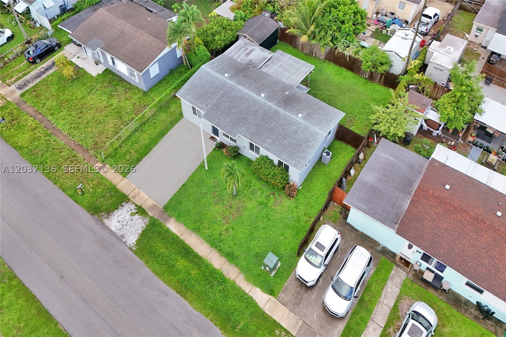 5701 SW 37th St – photo 4