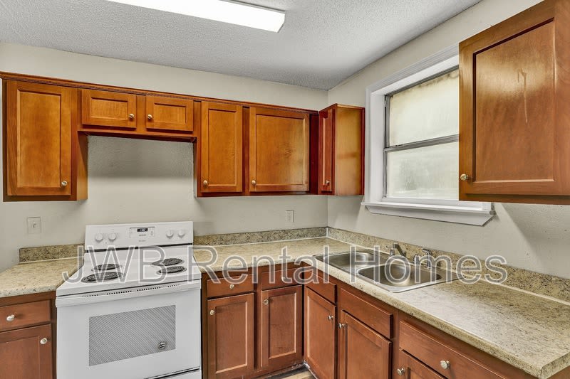 1288 28Th St W – photo 2
