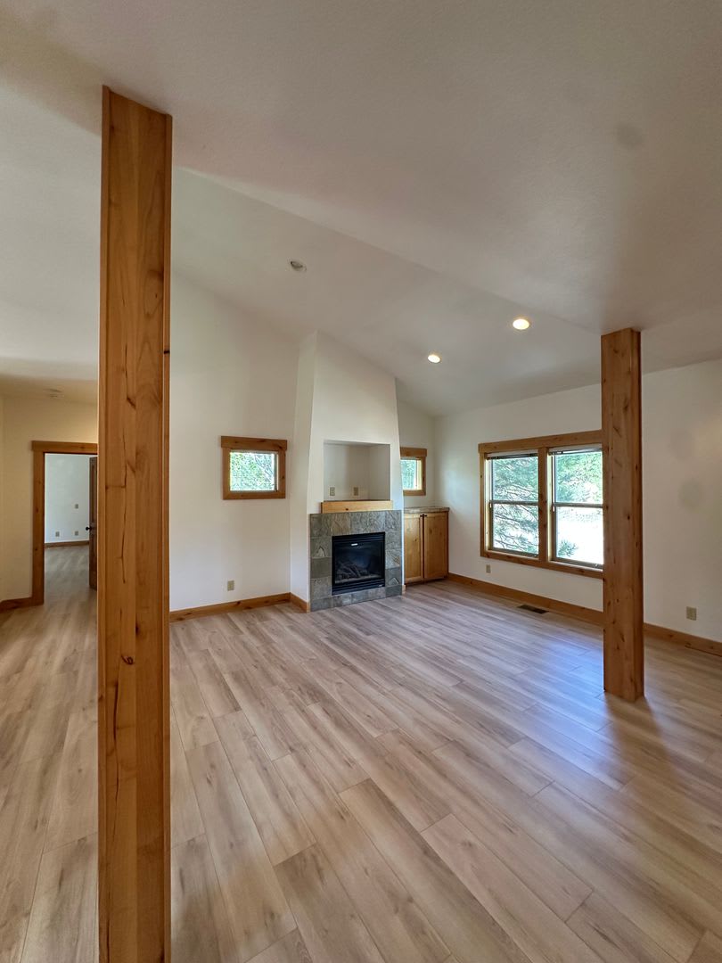 Beautiful Trailside home right near Northwest Crossing! – photo 4
