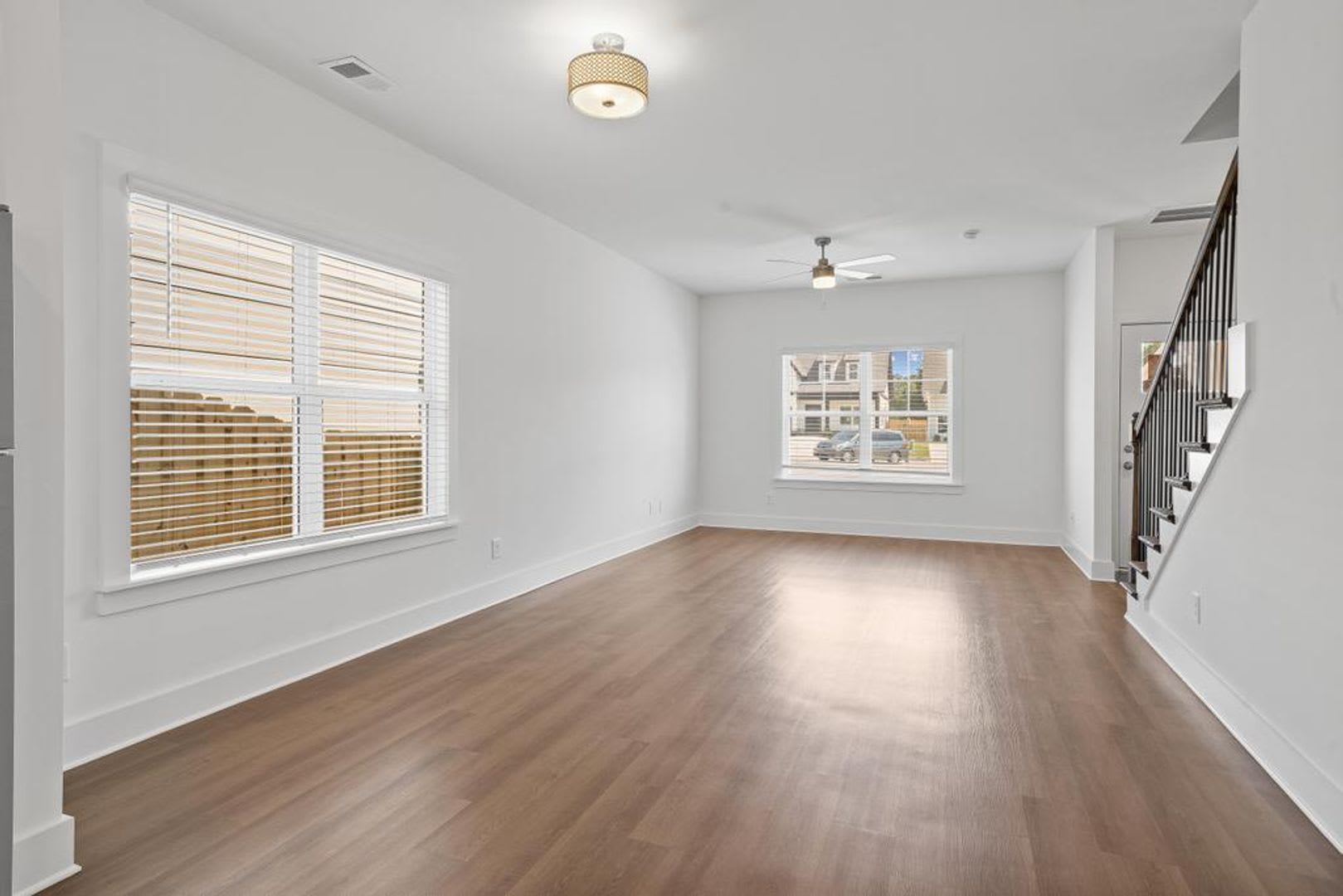 Spacious 3 Bedroom Home with Bonus Room – photo 5