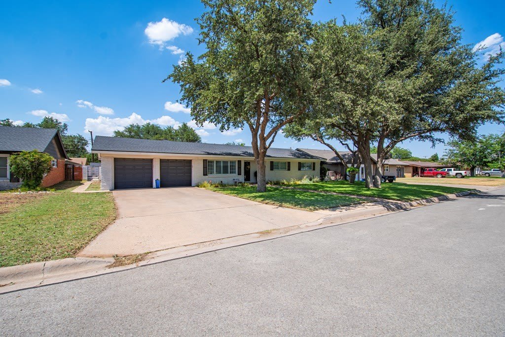 2610 Frontier Dr – photo 4
